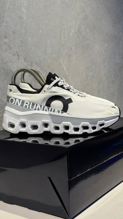 ON RUNNING BLANCO GRIS PROMO