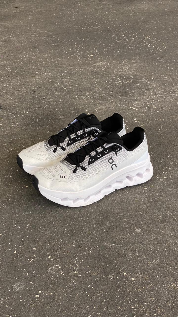 ON RUNNING BLANCO GRIS NEGRO