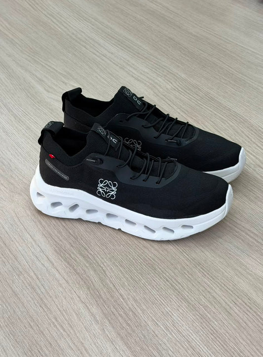ON RUNNING LOEWE X CLOUDTILT NEGRO BLANCO