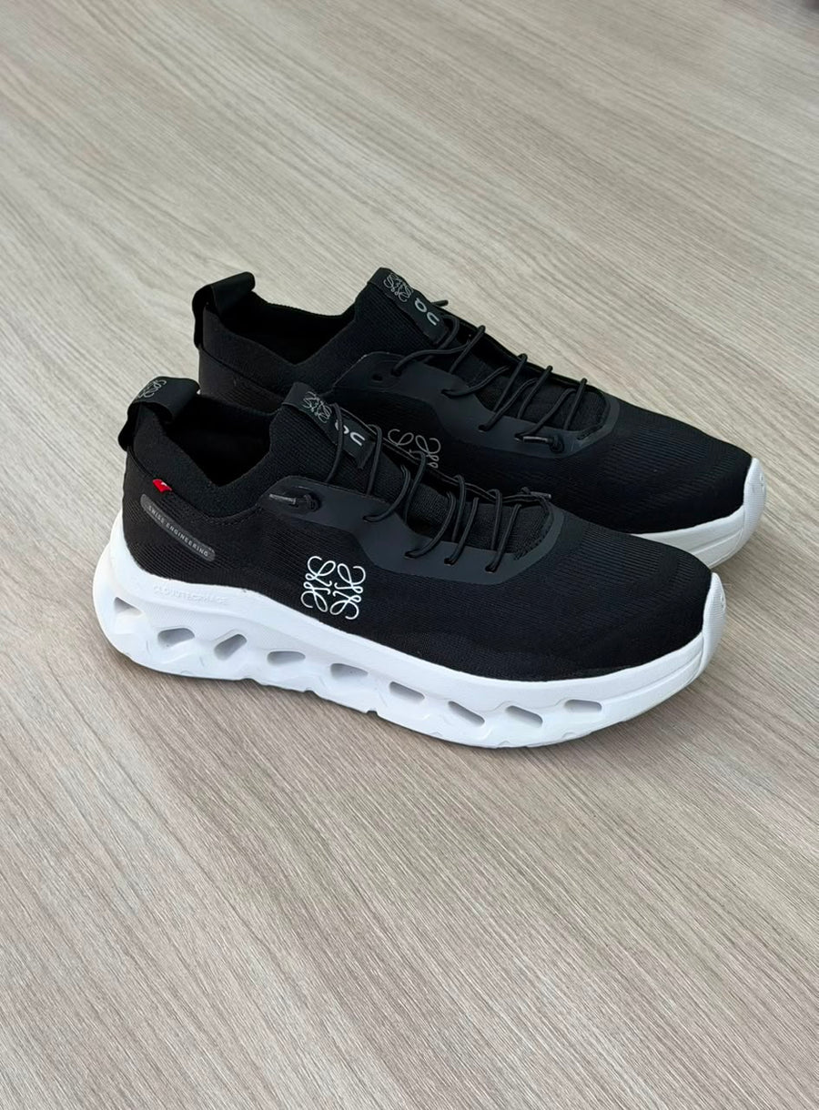ON RUNNING LOEWE X CLOUDTILT NEGRO BLANCO