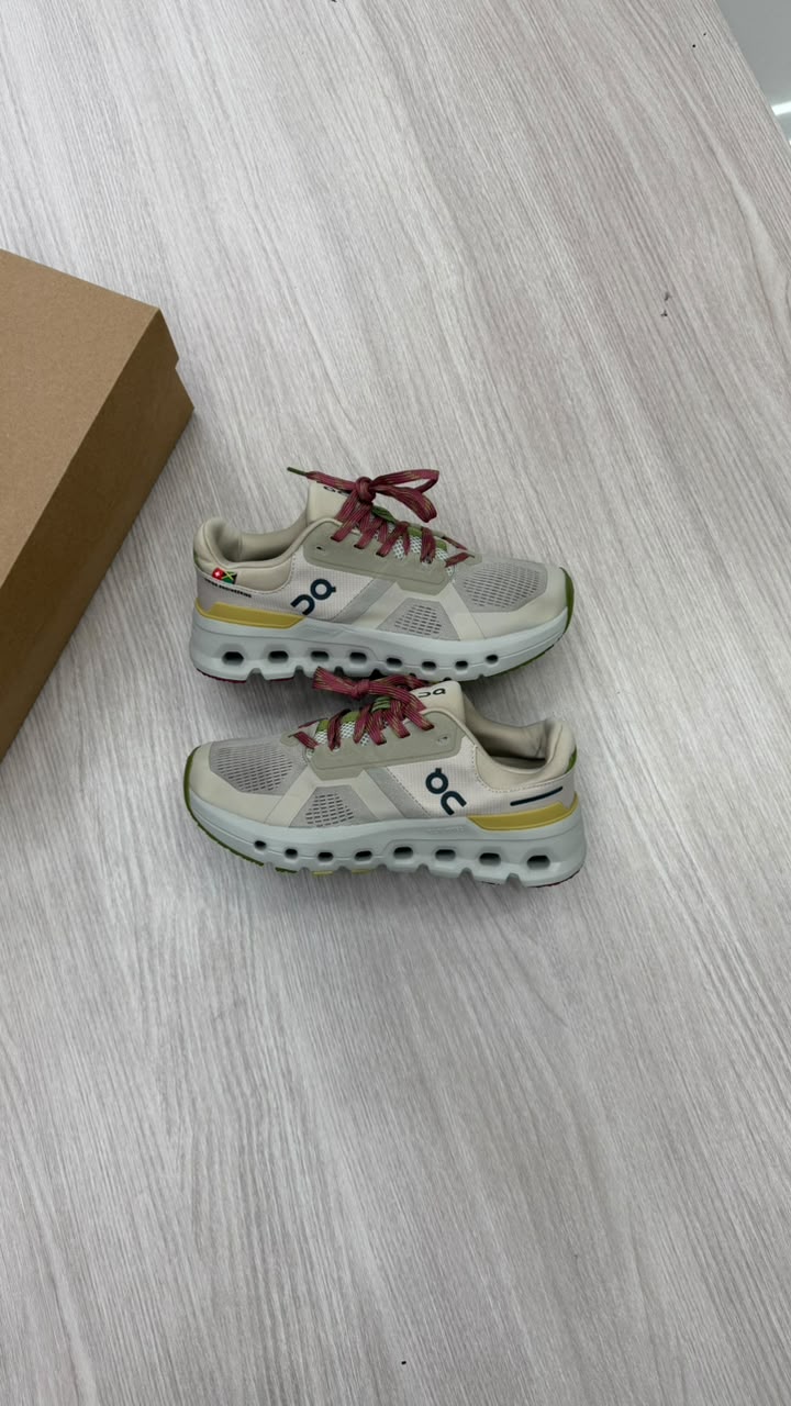 ON CLOUDDRUNNER JAMAICA 2 X WALKGOOD