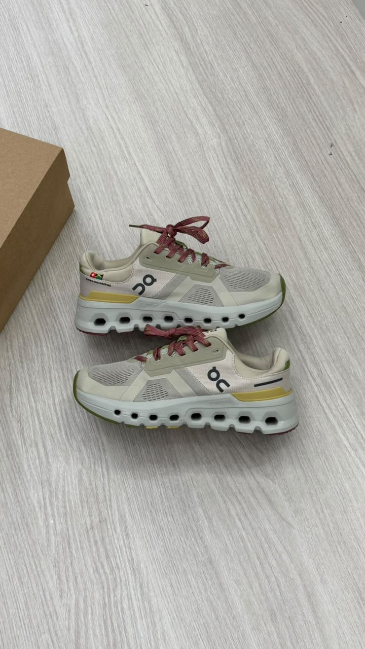 ON CLOUDDRUNNER JAMAICA 2 X WALKGOOD