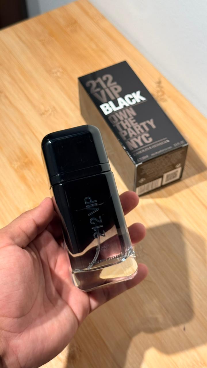 PERFUME CAROLINA HERRERA 212 VIP BLACK
