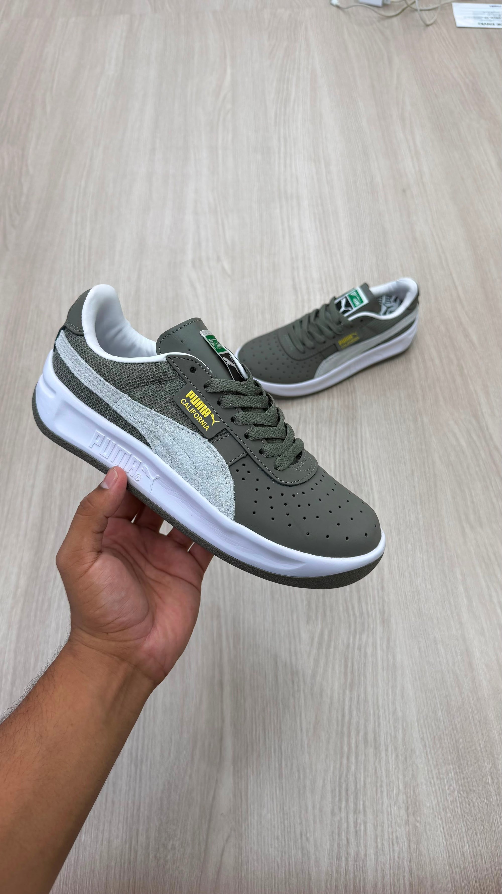 PUMA CALIFORNIA GRIS BLANCO