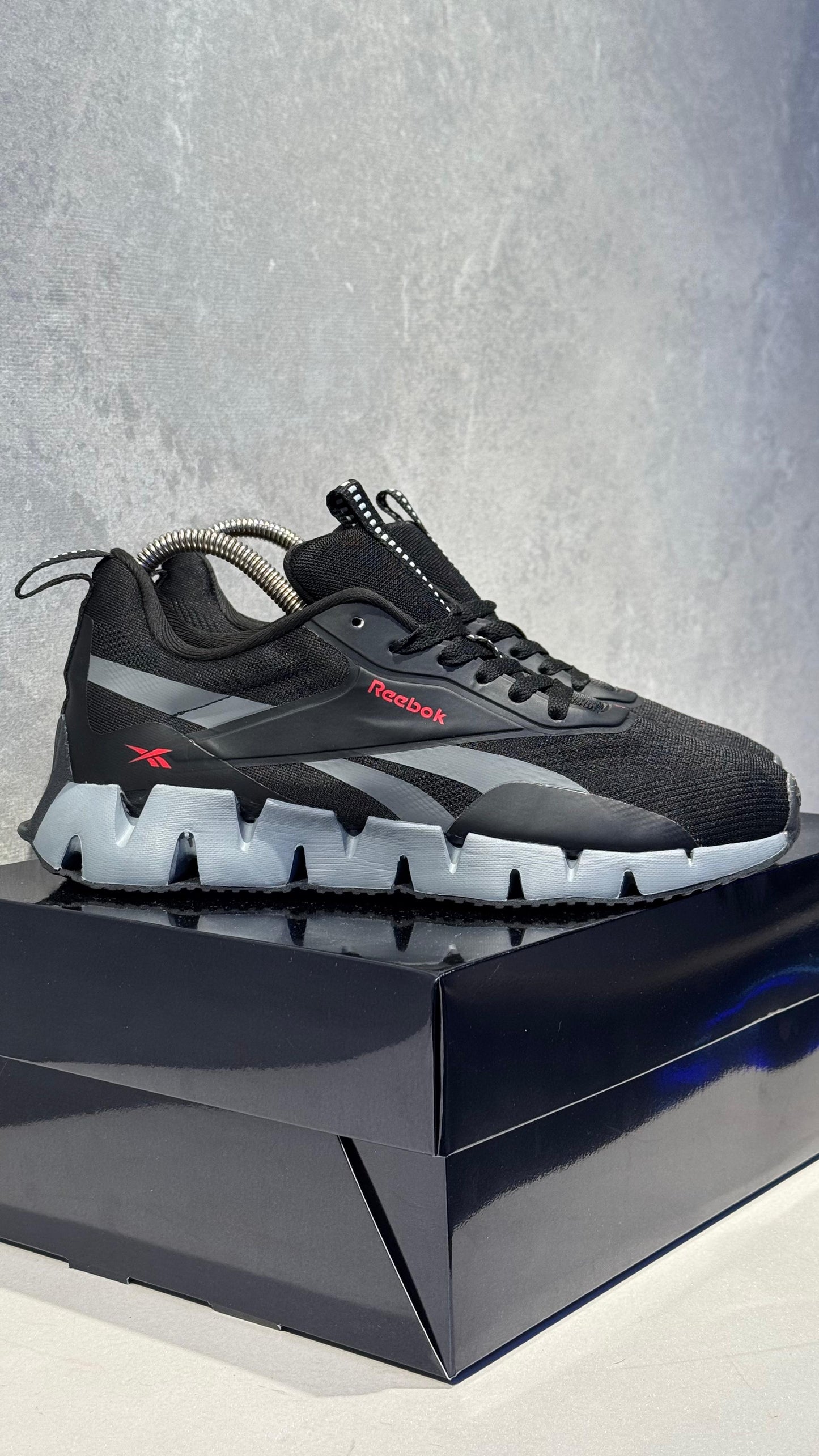 REEBOK NEGRO GRIS PROMO