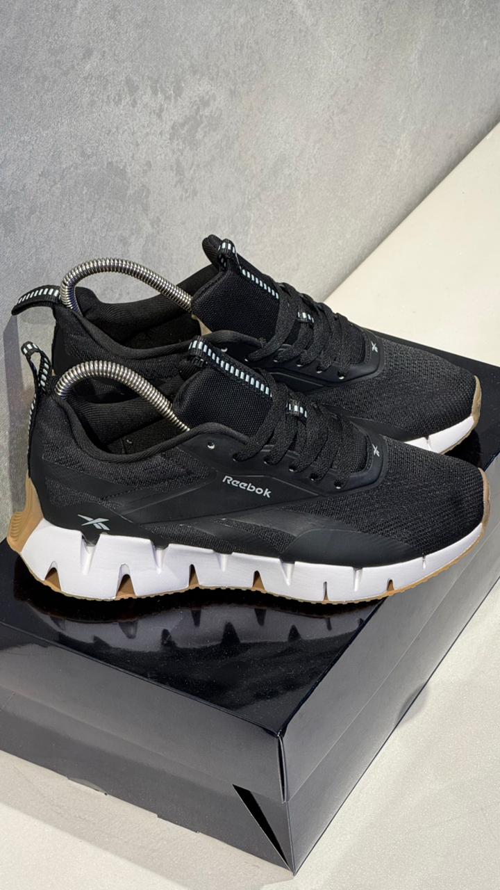 REEBOK ZIG NEGRO SUELA DE BOLLO