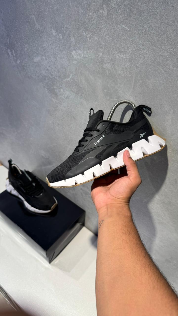 REEBOK ZIG NEGRO SUELA DE BOLLO