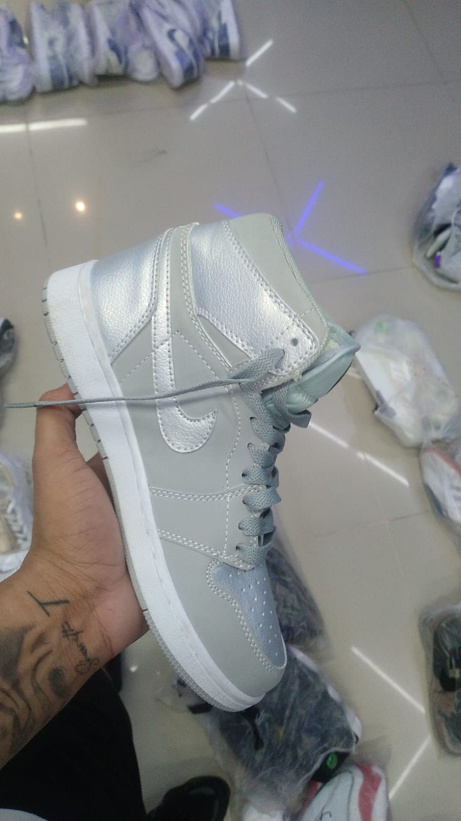 RETRO 1 GRIS PROMO MASTER