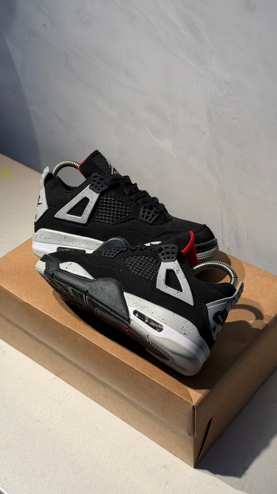 RETRO 4 NEGRO ROJO BLANCO PROMO MASTER