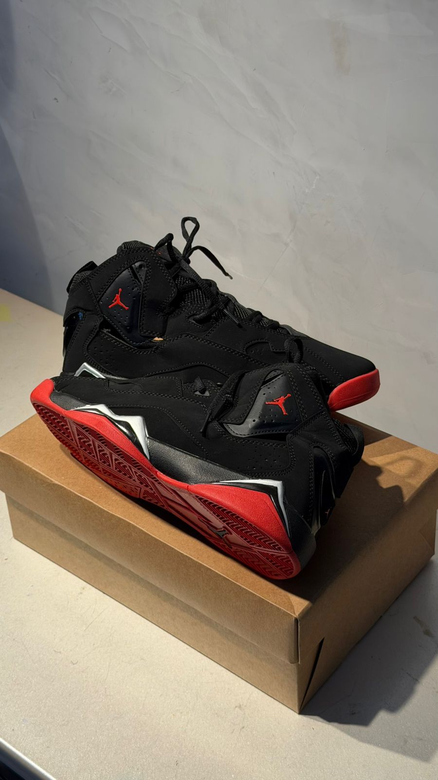 RETRO 6 NEGRA ROJA PROMO MASTER