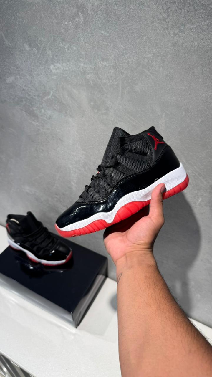 RETRO 11 NEGRO ROJO