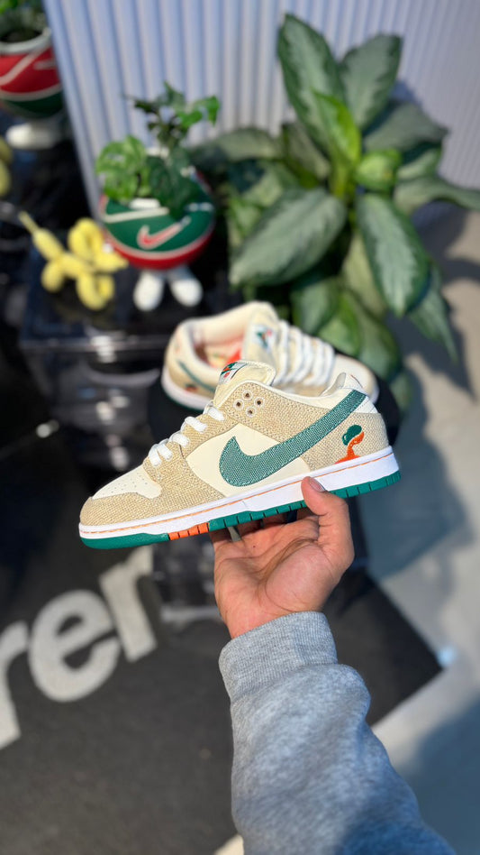 NIKE SB JARRITO