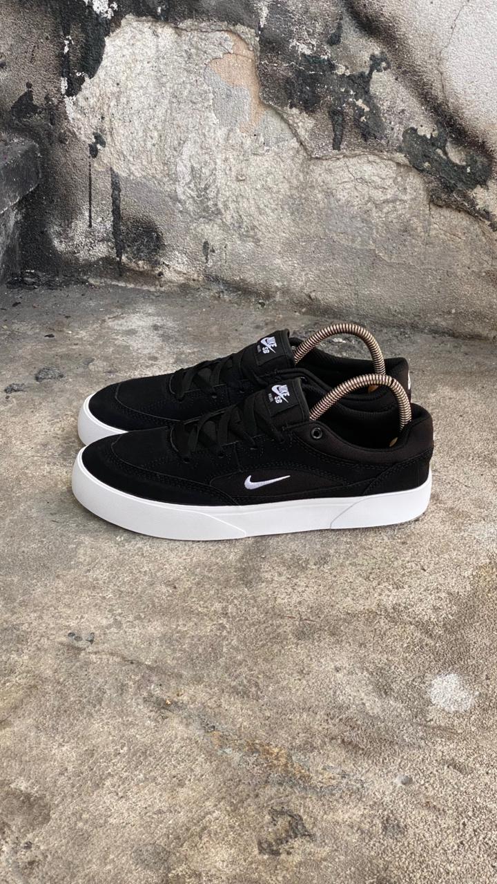 NIKE SB TABLA NEGRO BLANCO