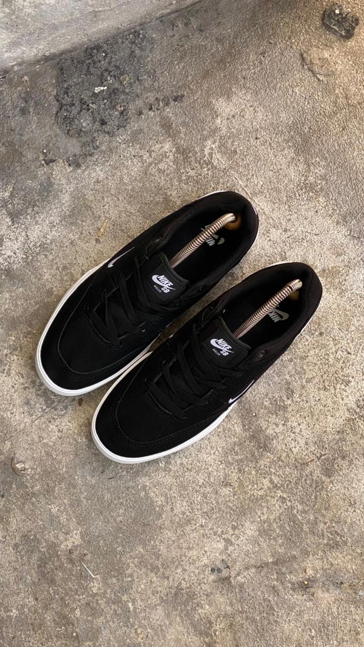 NIKE SB TABLA NEGRO BLANCO