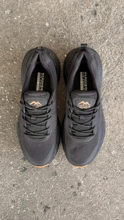 SKETCHERS GYEAR NEGRO CAFE