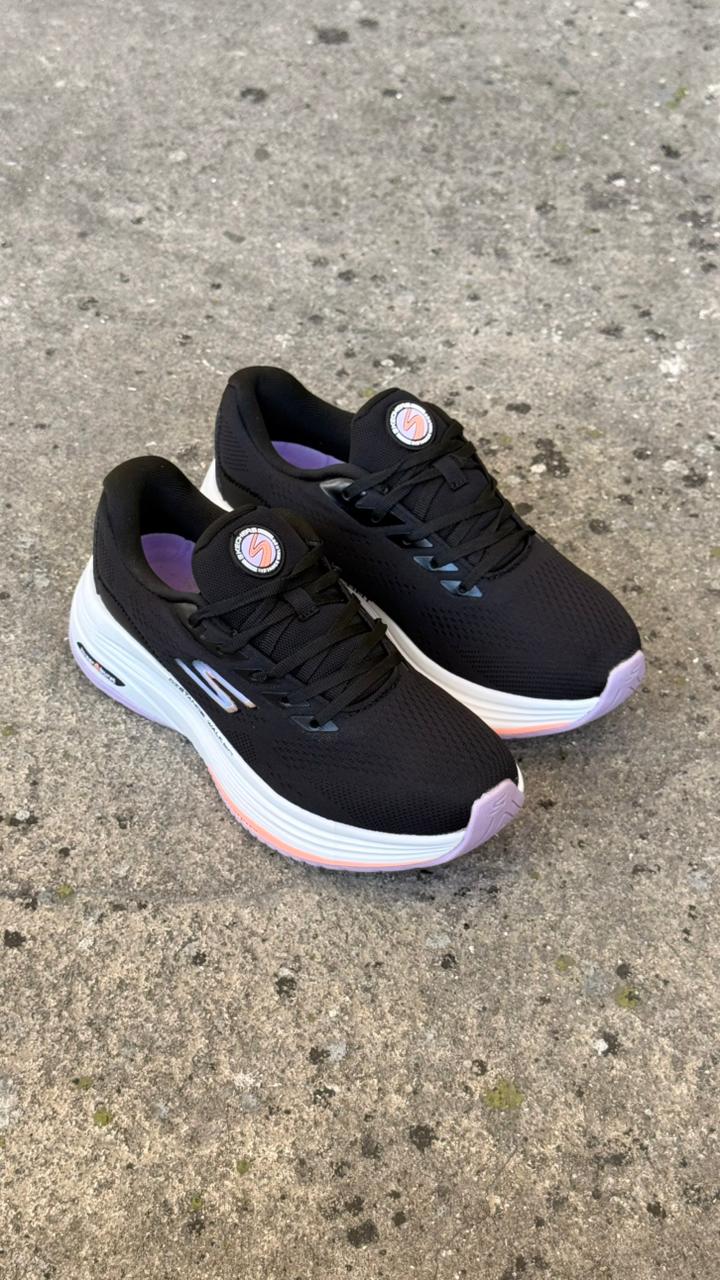 SKETCHERS HYPER NEGRO LILA