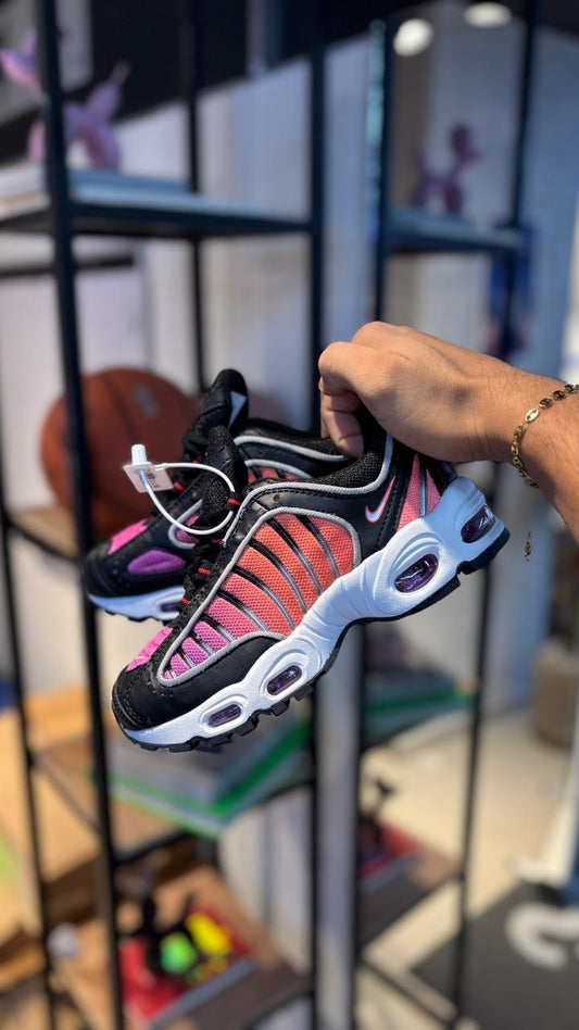 NIKE  TAIWILIND NEGRO COLOR NIÑOS