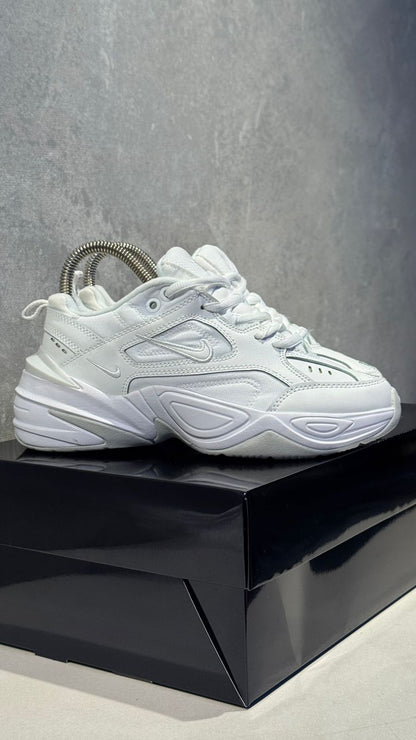 NIKE TECNO TODO BLANCO