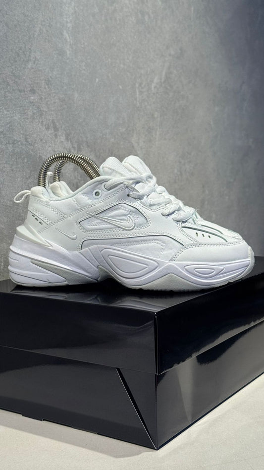 NIKE TECNO TODO BLANCO