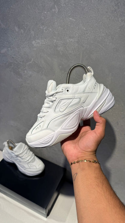 NIKE TECNO TODO BLANCO