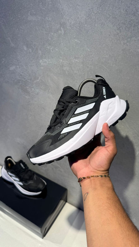 ADIDAS TERREX 2025 NEGRO BLANCO