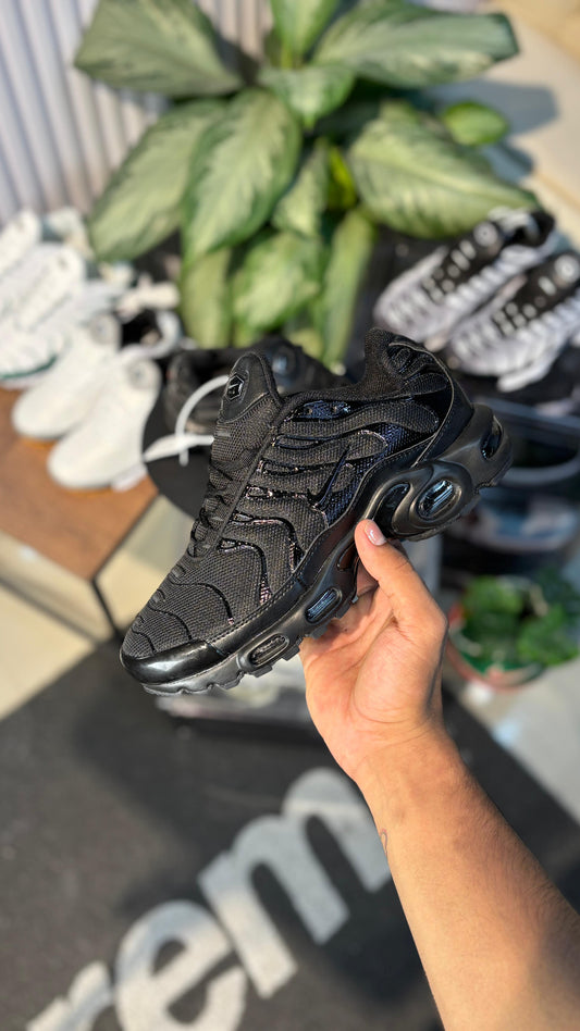 NIKE TN NEGRO