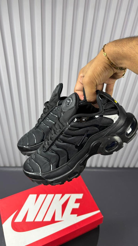 NIKE TN NEGRO
