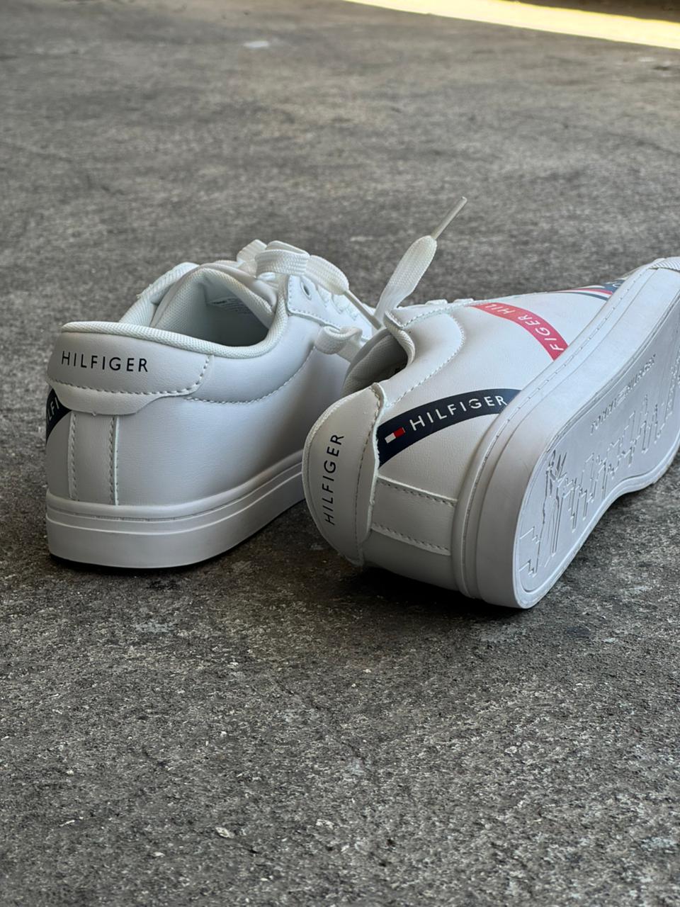 TOMMY HILFIGER ZAPATILLA BLANCA AZUL ROJA