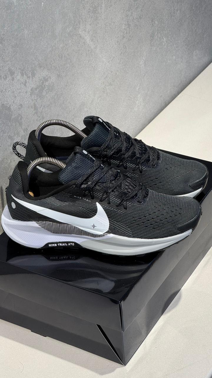 NIKE TRAIL NEGRO BLANCO