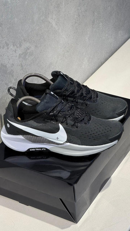 NIKE TRAIL NEGRO BLANCO