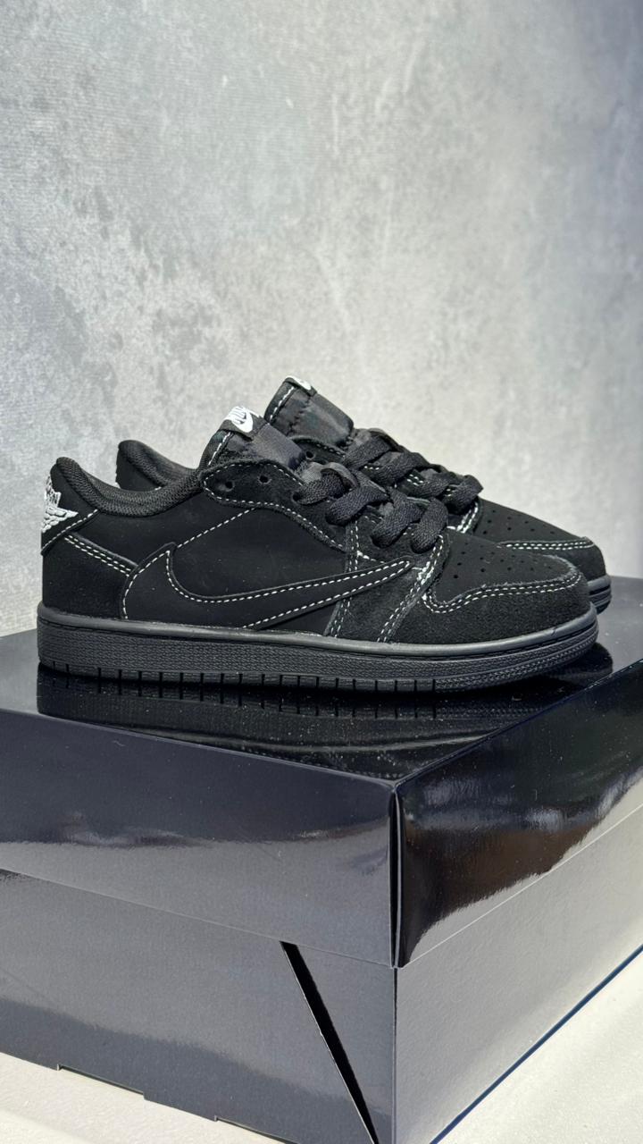 TRAVIS SCOTT NEGRA NIÑOS