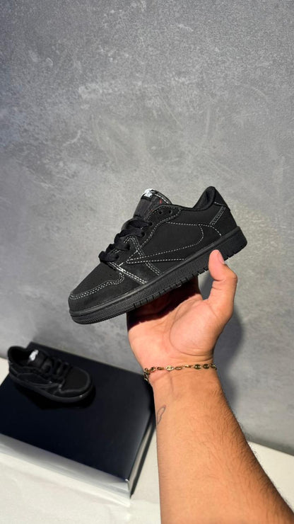 TRAVIS SCOTT NEGRA NIÑOS