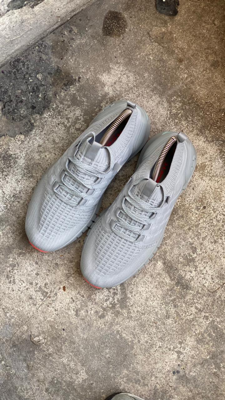 UNDER ARMOUR GRIS NARANJA PROMO MASTER