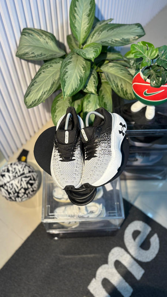 UNDER ARMOUR NEW NEGRO GRIS
