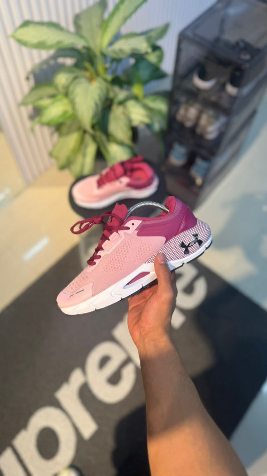 UNDER ARMOUR TENIS ROSADO ROSA