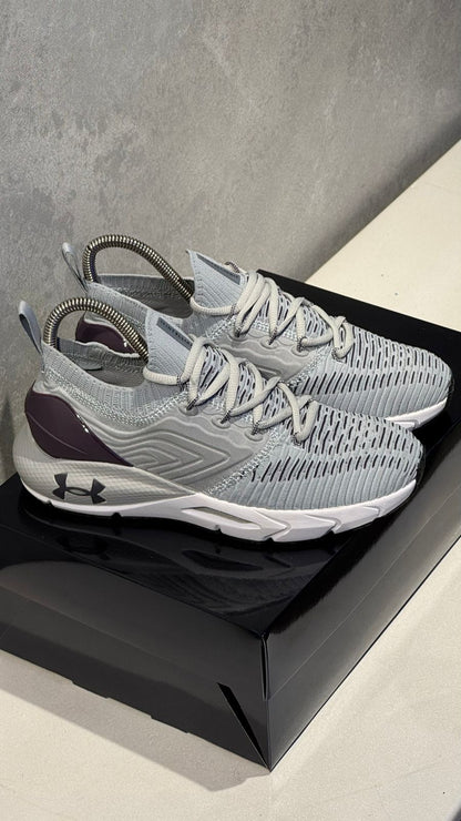 UNDER ARMOUR GRIS MORADO