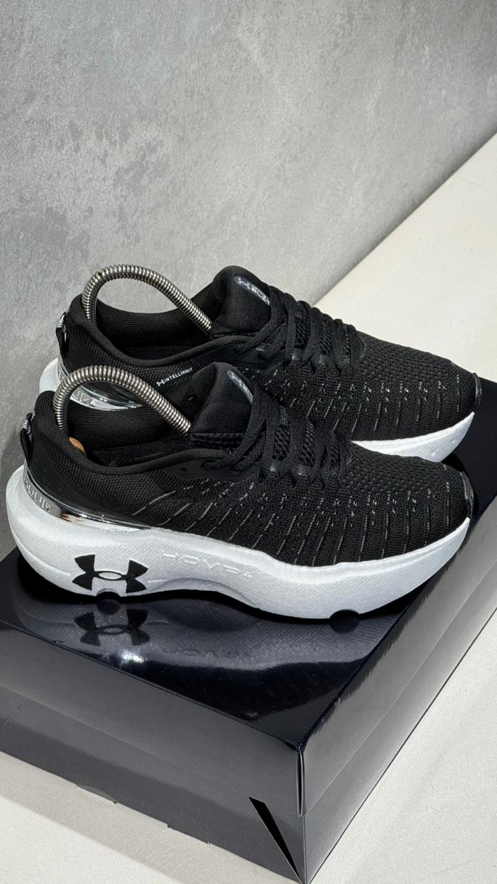UNDER ARMOUR NEW NEGRO BLANCO