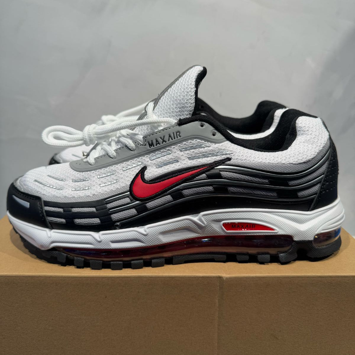 NIKE AIR MAX LT BLANCO ROJO