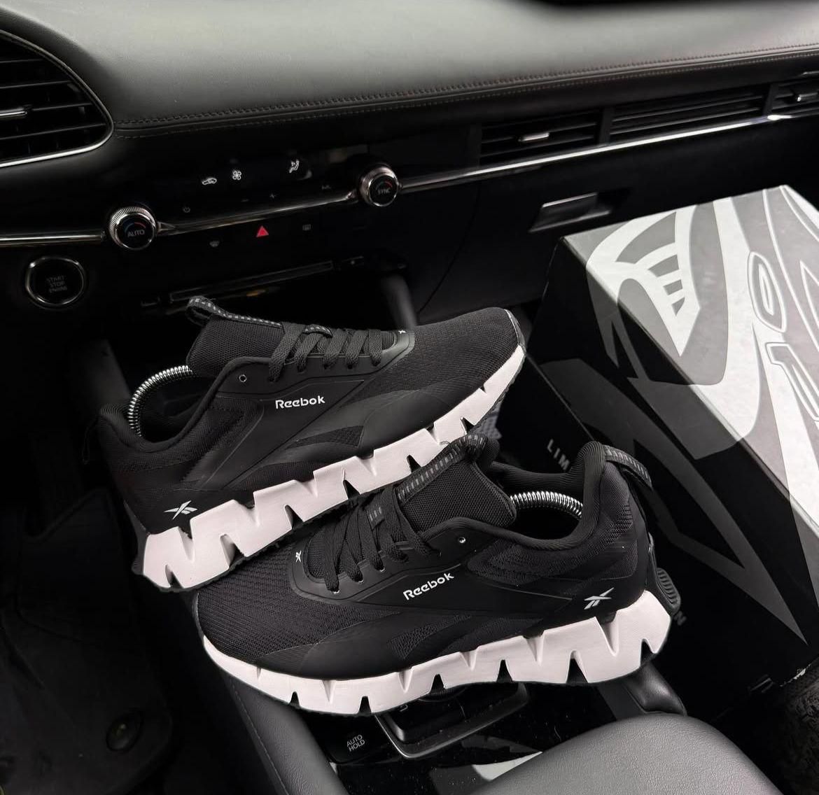REEBOK ZIG NEGRO BLANCO