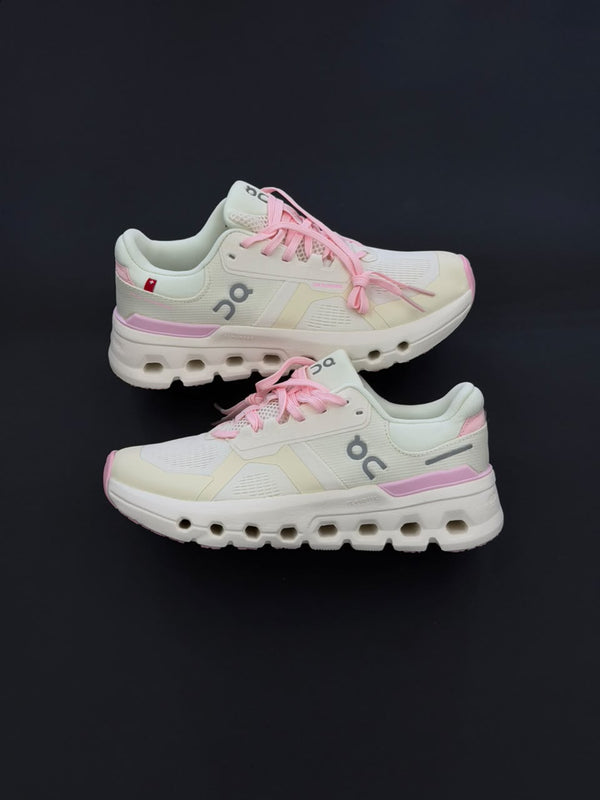 on cloud running blanco rosa
