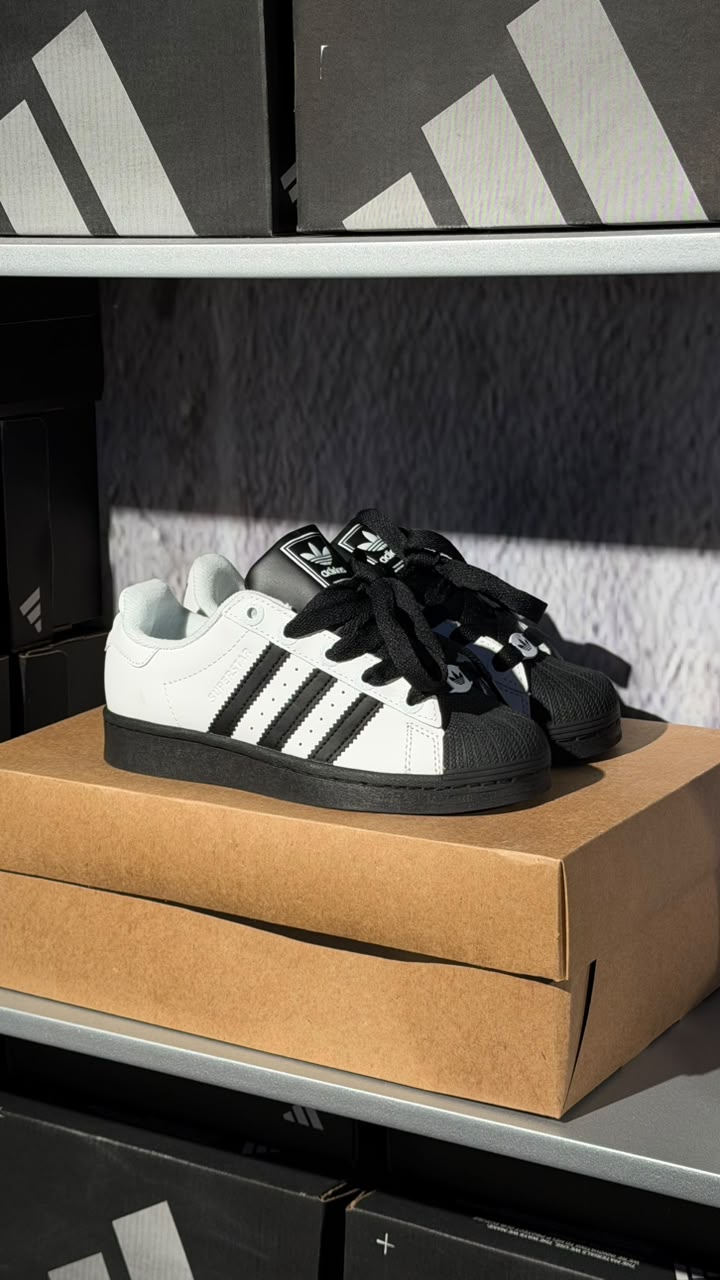 ADIDAS SUPER STAR PANDA