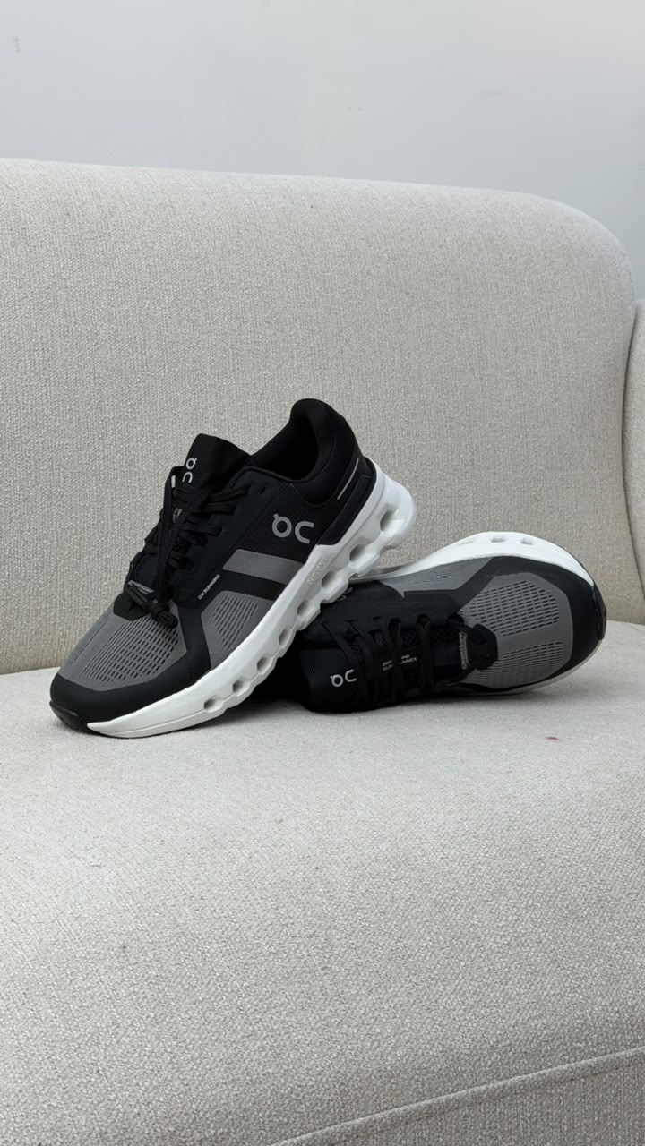 ON CLOUD CLASICO GRIS NEGRO BLANCO