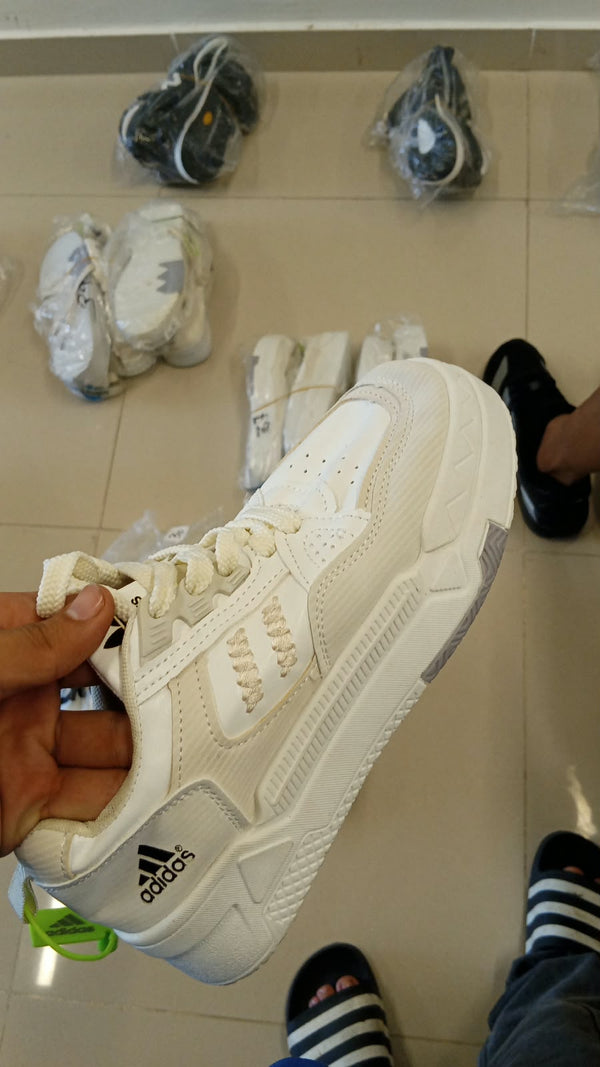 ADIDAS BEIGE PLATAFORMA PROMO