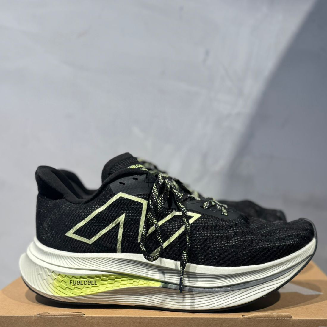 NEW BALANCE FUELCELL SUPERCOMP RUNNING