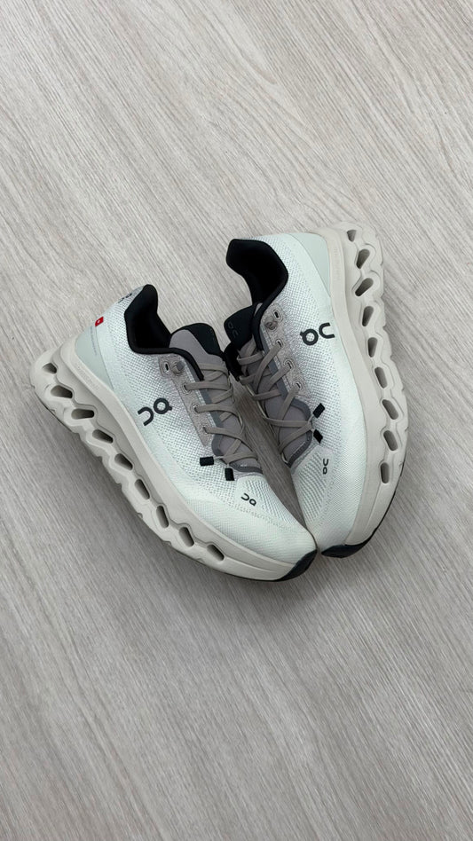 ON CLOUD NUDE GRIS