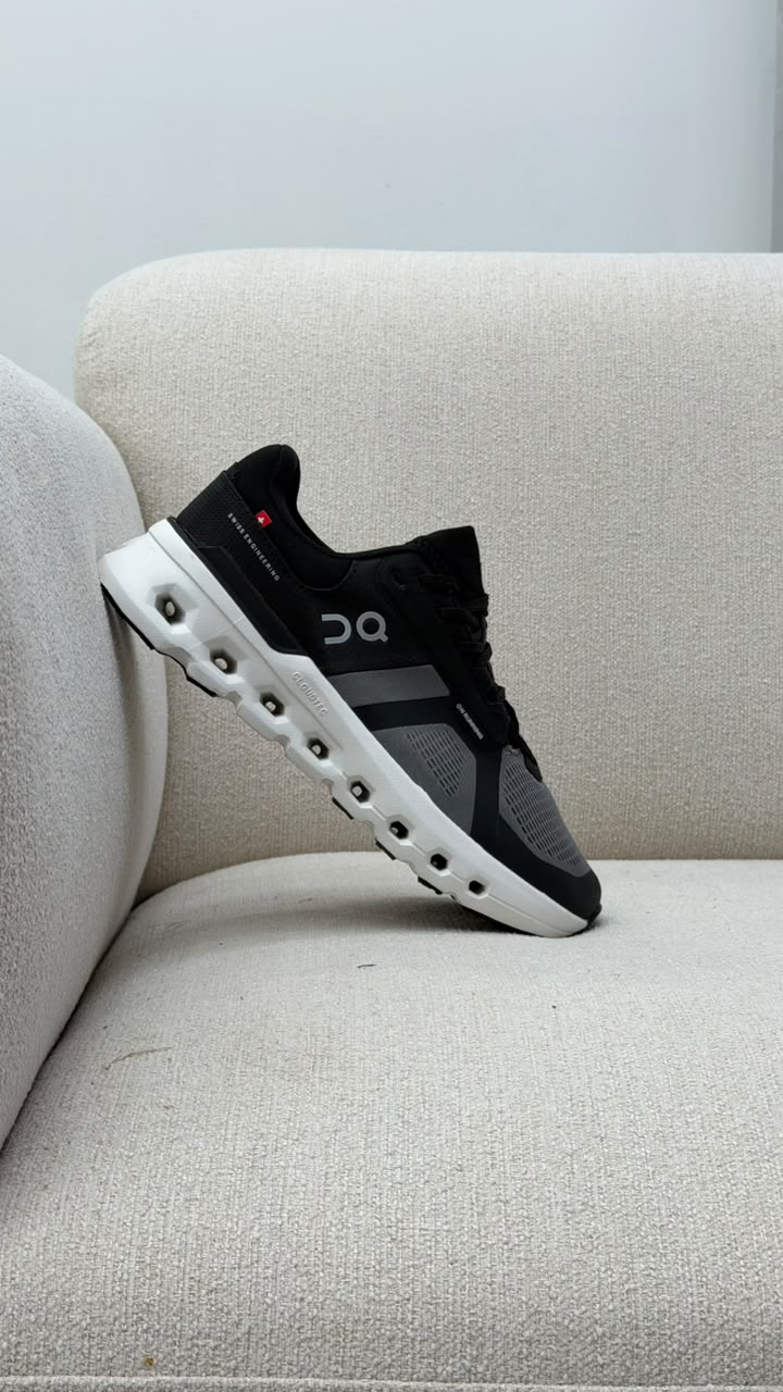 ON CLOUD CLASICO GRIS NEGRO BLANCO