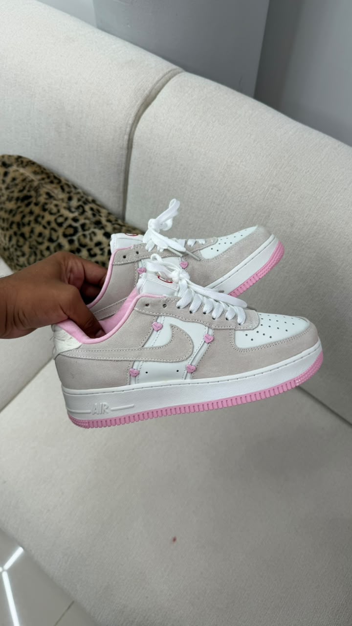 AF1 BLANCO BEIGE SUELA ROSA PROMO