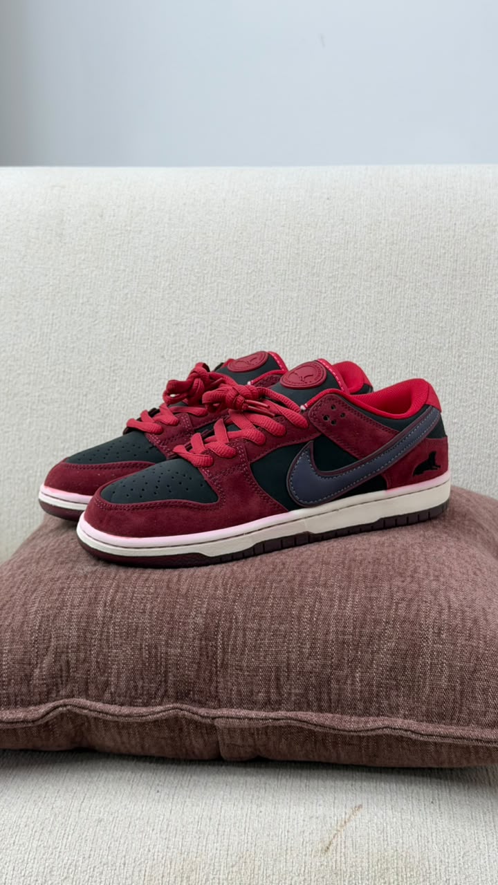 NIKE SB NEGRO ROJO PROMO MASTER