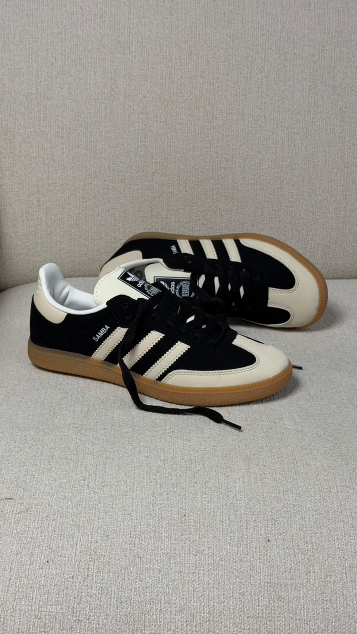 ADIDAS SAMBA NEGRO LINEA BLANCA