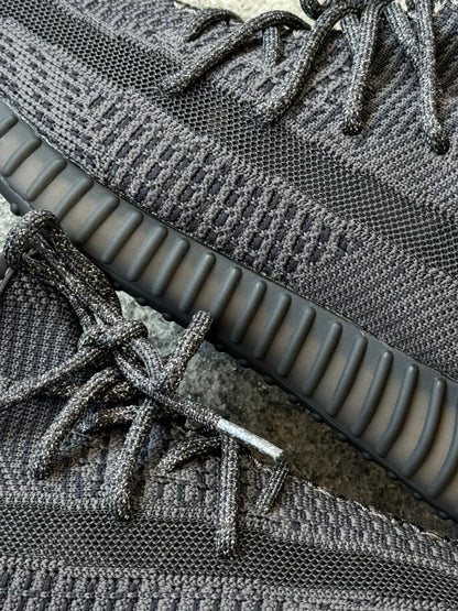 YEEZY 350 NEGRO